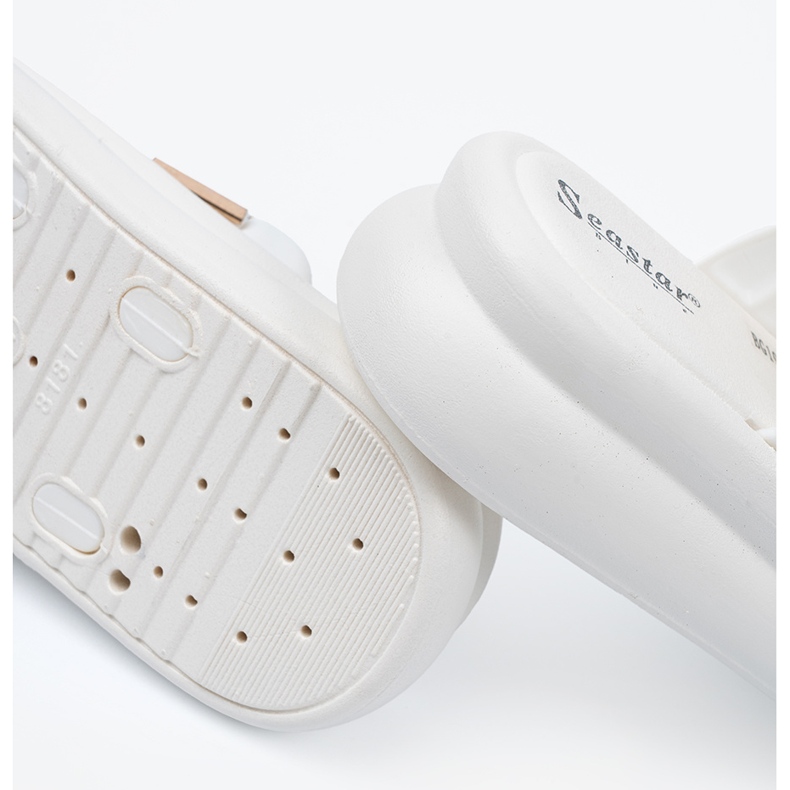 Seastar Pantoufles avec boucles dorées sur la plate-forme blanche 1