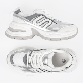 Baskets féminines blanches avec inserts en argent 4