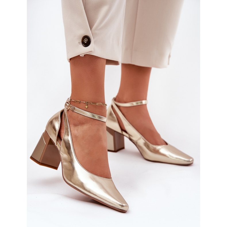 Pompes en cuir sur le post Maciejka K6816-25 Pln doré 1