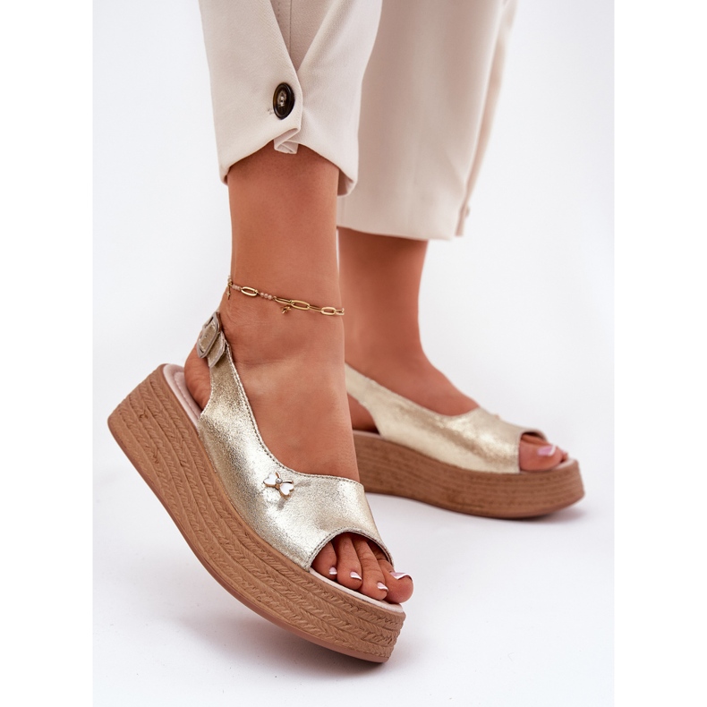Sandales en cuir pour femmes sur le coin Vinceza 41476 Zlotys doré 2