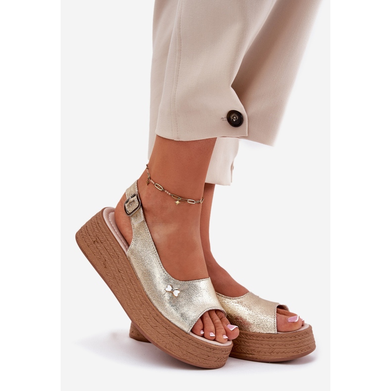 Sandales en cuir pour femmes sur le coin Vinceza 41476 Zlotys doré 1