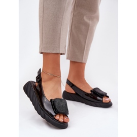 ARTIKER Sandales féminines laquées en cuir avec un coin avec décoration Artker 56C1564 Black noir 2