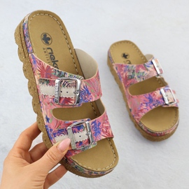 Slippers pour femmes sur la plate-forme avec des boucles roses Rieker V8751-90 1