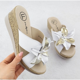 Quartiers en cuir avec fleur blanc Filippo DK7039 blanche 1