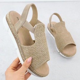 EVento Les sandales féminines sur une plate-forme ont glissé avec beige 8828 beige 1 EVento Les sandales féminines sur une plate-forme ont glissé avec beige 8828 beige 1
