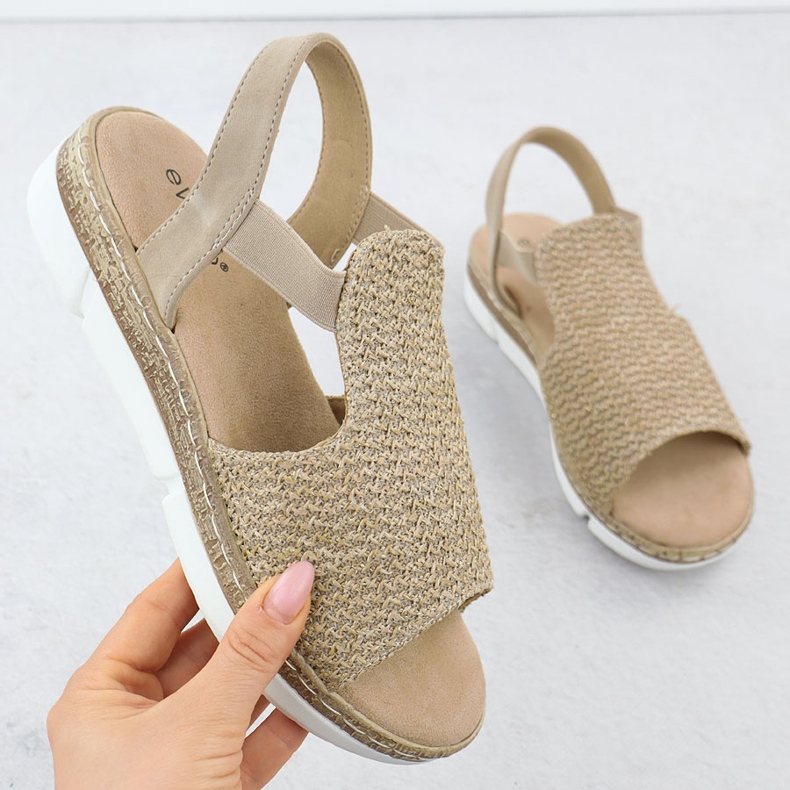 EVento Les sandales féminines sur une plate-forme ont glissé avec beige 8828 beige 1 EVento Les sandales féminines sur une plate-forme ont glissé avec beige 8828 beige 1
