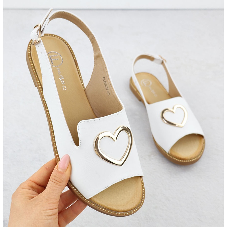 Sandales pour femmes plates avec coeur blanc Filippo DS6926 1