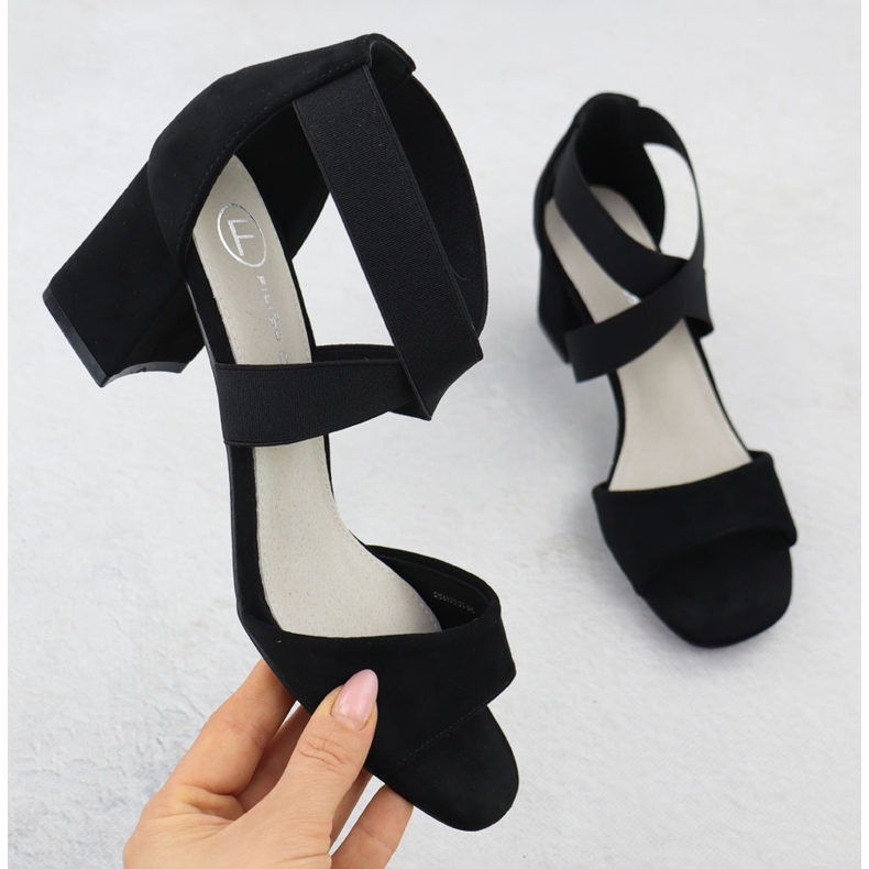 Les sandales féminines sur le poste ont glissé sur les élastiques noirs Filippo DS6920 1