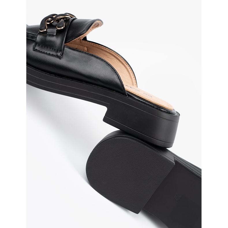 Shelvt Les tongs Black Low -heel Eco -reather flip avec une chaîne noir 1