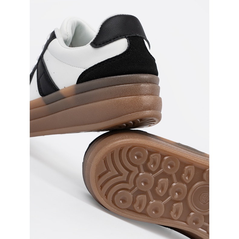 Shelvt Baskets à plateforme noires et blanches 2