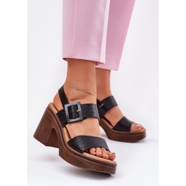 Sandales féminines sur un talon massif et la plate-forme noire de Vinceza 17387 le noir 2 Sandales féminines sur un talon massif et la plate-forme noire de Vinceza 17387 le noir 2