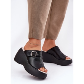 S.Barski Les tongs en cuir féminin sur la plate-forme et le coin avec Buckle S. Barski LR51-542 Black noir 2