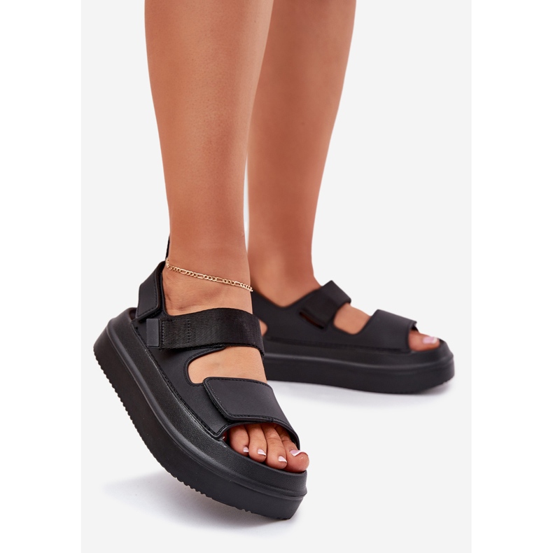 Inna Sandales féminines sur la plate-forme avec Velcro Black le noir 1 Inna Sandales féminines sur la plate-forme avec Velcro Black le noir 1