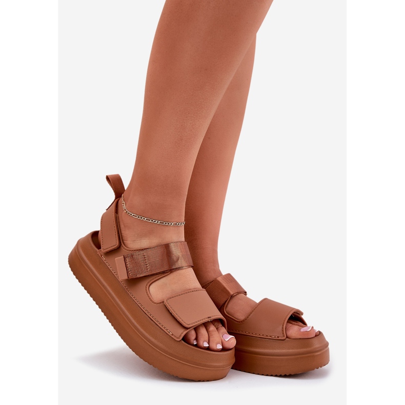 Inna Sandales pour femmes sur plast Velcro Camel brun 1 Inna Sandales pour femmes sur plast Velcro Camel brun 1