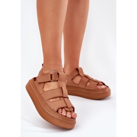 Inna Sandales féminines sur la plate-forme de chameau brun 2