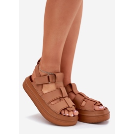 Inna Sandales féminines sur la plate-forme de chameau brun 1