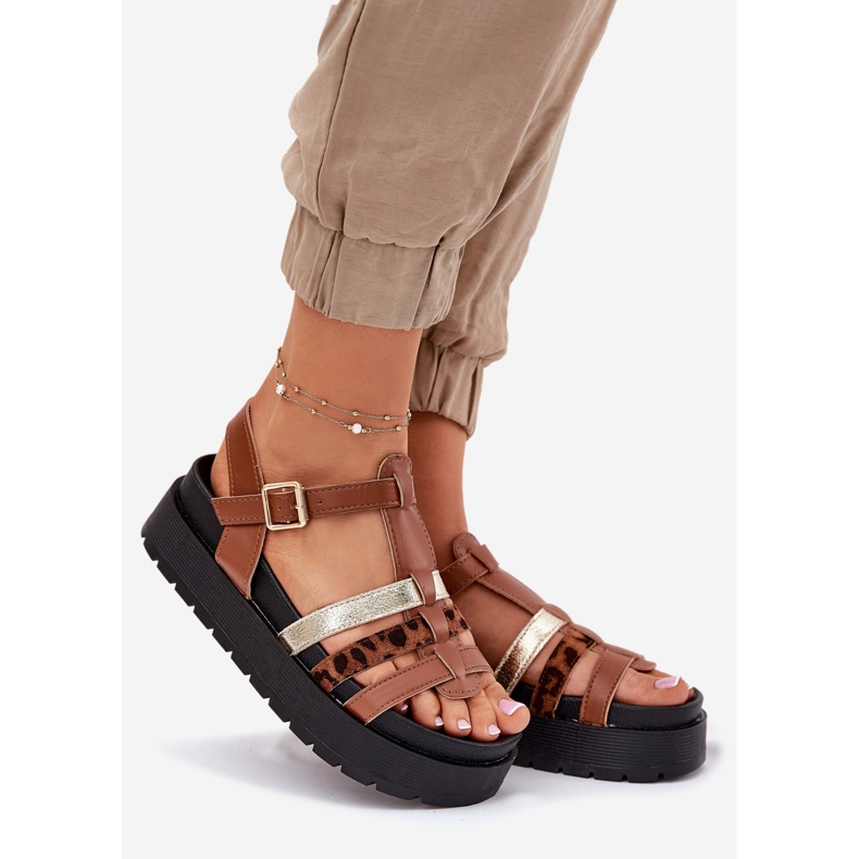 Inna Sandales pour femmes avec rayures sur la plate-forme de chameau brun 1 Inna Sandales pour femmes avec rayures sur la plate-forme de chameau brun 1