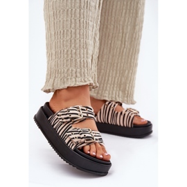 Inna Les tongs pour femmes avec des boucles sur la plate-forme zèbre blanc 2