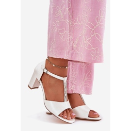 EVento Sandales féminines sur le poste avec un goût de conte en cuir écologique décoratif blanc 1