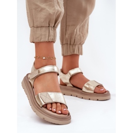 Sandales en cuir pour femmes sur la plate-forme en or Zazoo 40443 doré 2