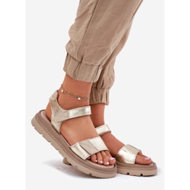 Sandales en cuir pour femmes sur la plate-forme en or Zazoo 40443 doré 1