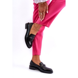 Vinceza Les mocassins noirs vernis des femmes avec un ornement le noir 3