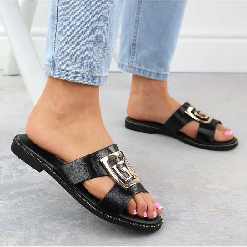 Chaussons noirs pour femmes avec ornement noir Filippo le noir 1 Chaussons noirs pour femmes avec ornement noir Filippo le noir 1