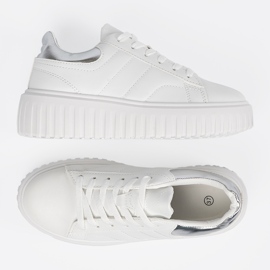 Shelvt Baskets féminines blanches avec inserts en argent 2