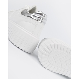 Shelvt Baskets féminines blanches avec inserts en argent 1