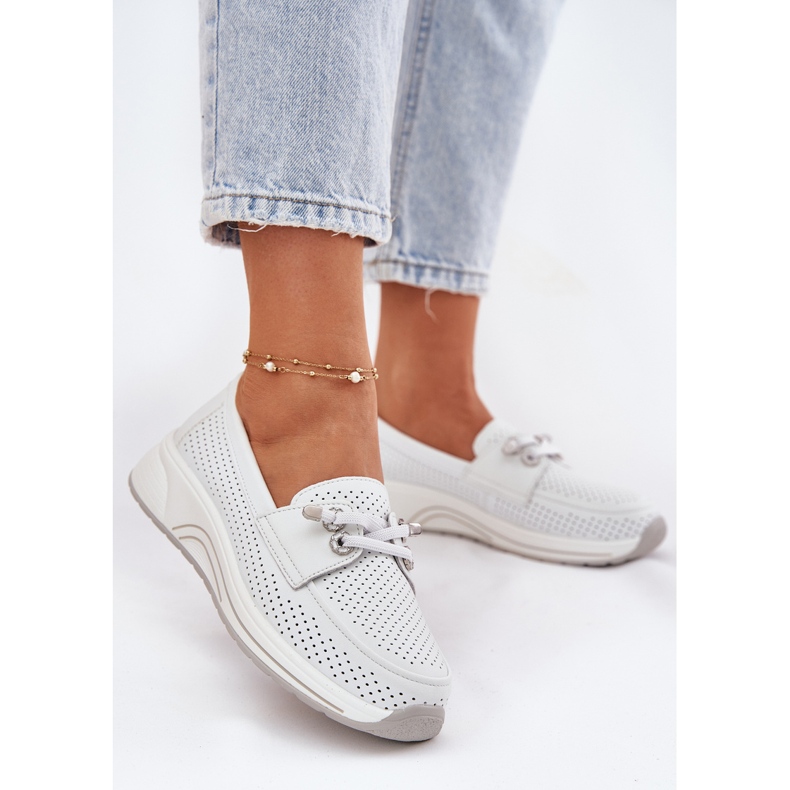 Chaussures ouvertes en cuir naturel sur la plate-forme blanche Artiker 56C2101 2 Chaussures ouvertes en cuir naturel sur la plate-forme blanche Artiker 56C2101 2