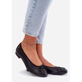 Ballerinas en cuir féminin Maciejka P6800-01 Black avec un arc noir 1