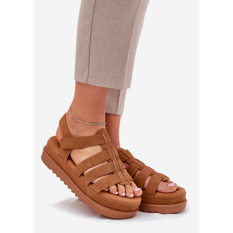 Inna Sandales féminines sur la plate-forme en daim de chameau brun 1