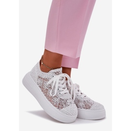 Inna Baskets pour femmes sur la plate-forme avec une tige blanche supérieure au crochet 1