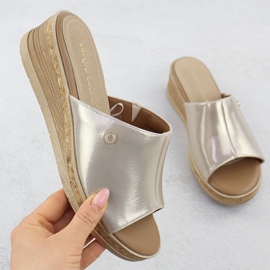 Les tongs des femmes sur le coin doré Sergio Leone KL-191 d'or 1 Les tongs des femmes sur le coin doré Sergio Leone KL-191 d'or 1