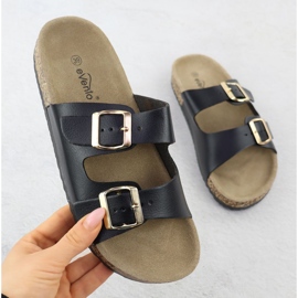 EVento Les tongs des femmes avec des pinces noires 8323 1