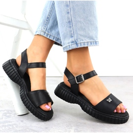 Sandales en cuir pour femmes sur une semelle épaisse avec un papillon noir Filippo DS6811 le noir 4