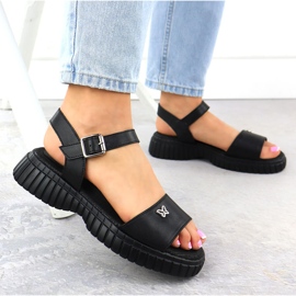 Sandales en cuir pour femmes sur une semelle épaisse avec un papillon noir Filippo DS6811 le noir 5