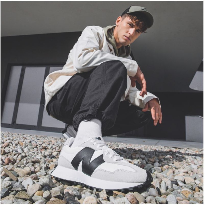 Chaussures New Balance 327 MS327CWB beige 1