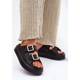 Inna Les tongs pour femmes sur la plate-forme avec des pinces dorées noires le noir 2