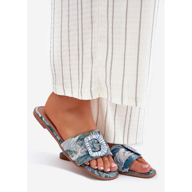 Inna Les tongs plats des femmes avec une boucle bleue décorative 1