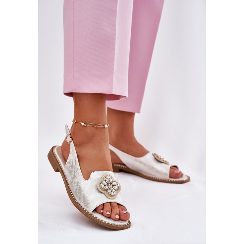 S.Barski Sandales féminines à talons plats avec un détail décoratif S. Barski KV51-080 Silver argent 2