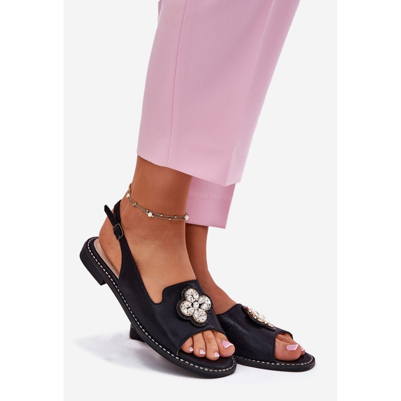 S.Barski Sandales féminines à talons plates avec un détail décoratif S. Barski KV51-080 noir le noir 1
