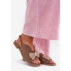 S.Barski Sandales féminines avec des nœuds à talons plats. Barski KV51-014 beige foncé 1