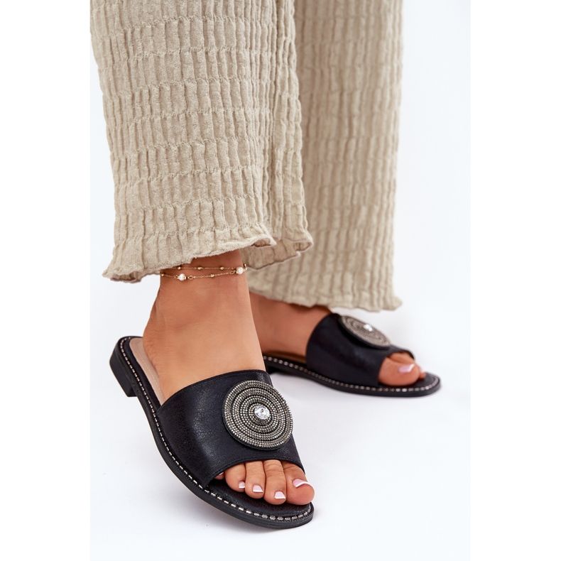 S.Barski Les tongs pour femmes à talons plats avec un ornement S. Barski KV51-013 noir 2