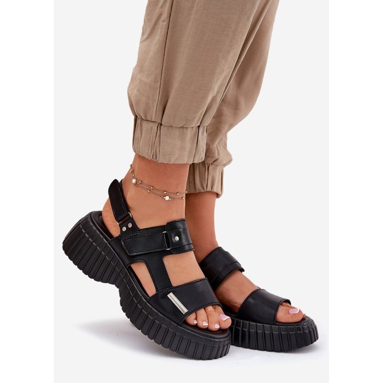 EVento Sandales en cuir féminin sur la plate-forme noire 1