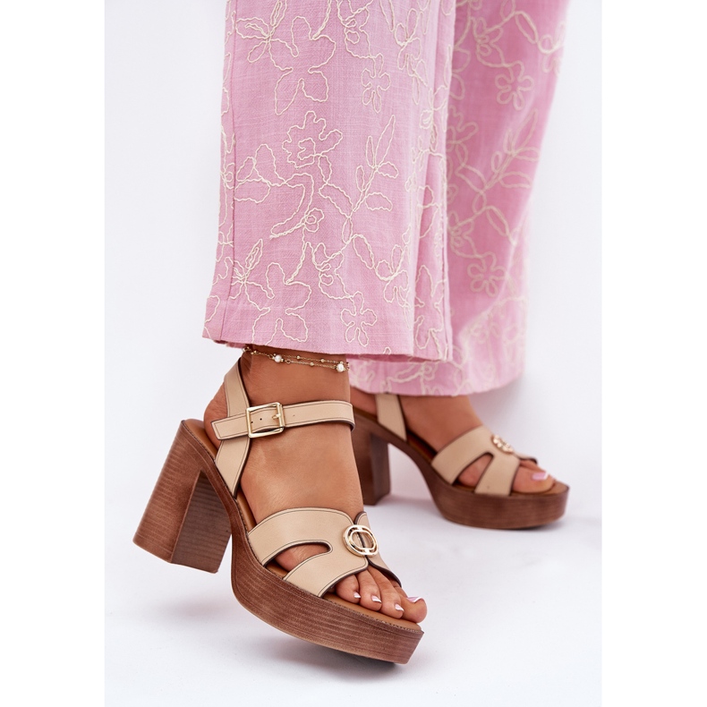 EVento Sandales féminines sur le poteau avec une décoration dorée beige 2