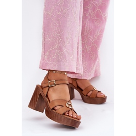 EVento Sandales féminines sur le poste de décoration Golden Camel brun 2
