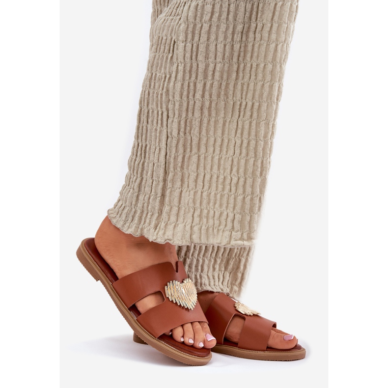 EVento Les tongs pour femmes à thèmes plates avec une décoration dorée chameau brun 1