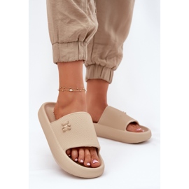 Les tongs de mousse pour femmes sur la plate-forme avec un beige Vinceza en peluche 75210 beige 2 Les tongs de mousse pour femmes sur la plate-forme avec un beige Vinceza en peluche 75210 beige 2