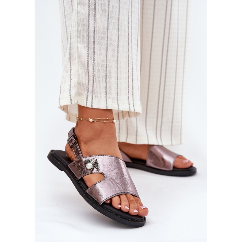 Sandales pour femmes plates avec un détail argent décoratif Vinceza 17378 2